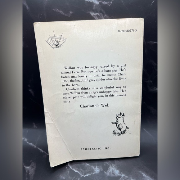 Charlotte's Web by E.B White paperback - Picture 2 of 6